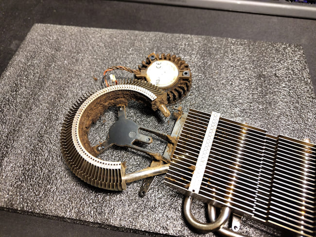 بلای وحشتناکی که دود سیگار بر سر کارت گرافیک شما می‌آورد