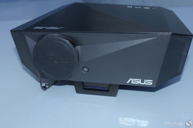 asusf1projector-3.jpg - 52.06 kB