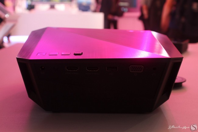 asusf1projector-4.jpg - 52.14 kB