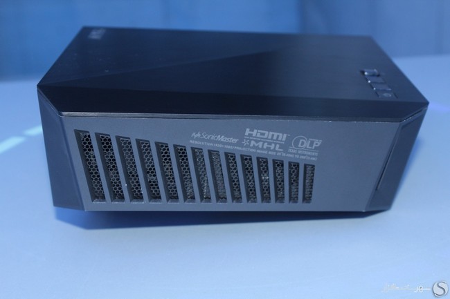 asusf1projector-9.jpg - 55.01 kB