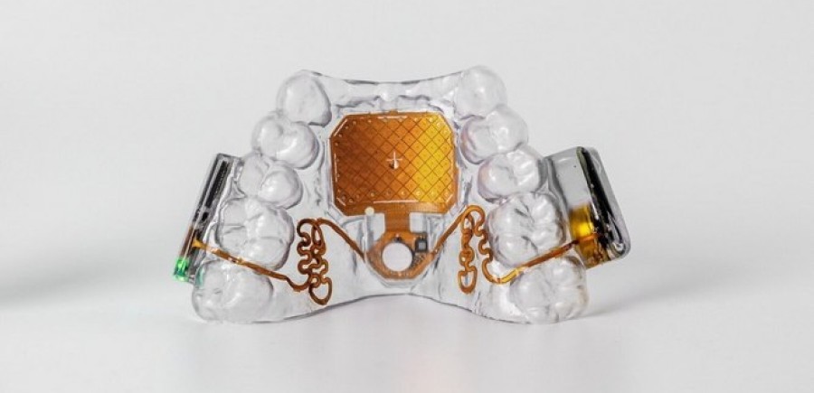MouthPad معرفی شد؛ فناوری که زبان انسان را به یک ماوس بیسیم تبدیل میکند جایگزین موس در دهان