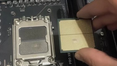 پردازنده Ryzen 7 7800X3D دوباره سوخت؛ این بار با BIOS بهروز و بدون اورکلاک سوختگی Ryzen 7 7800X3D