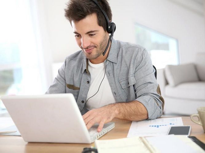 چرا باید زبان انگلیسی را آنلاین یاد بگیریم؟