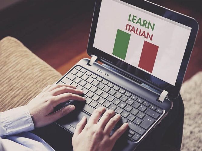 چرا باید زبان انگلیسی را آنلاین یاد بگیریم؟