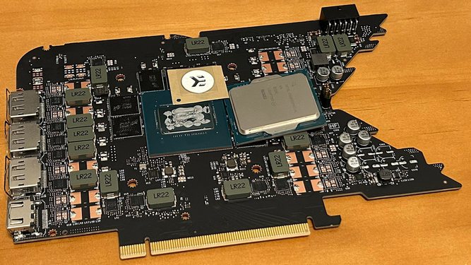 عکس PCB کارت گرافیک RTX 4080 fe