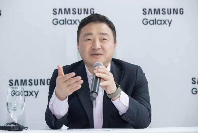  galaxy z در مقابل galaxy s