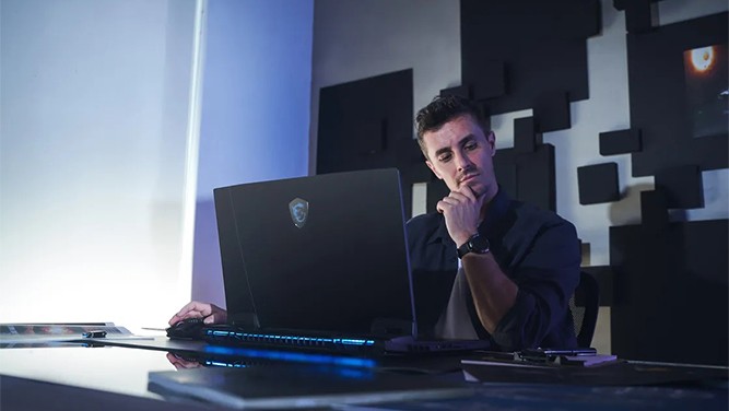 لپ تاپ گیمینگ MSI Titan GT77