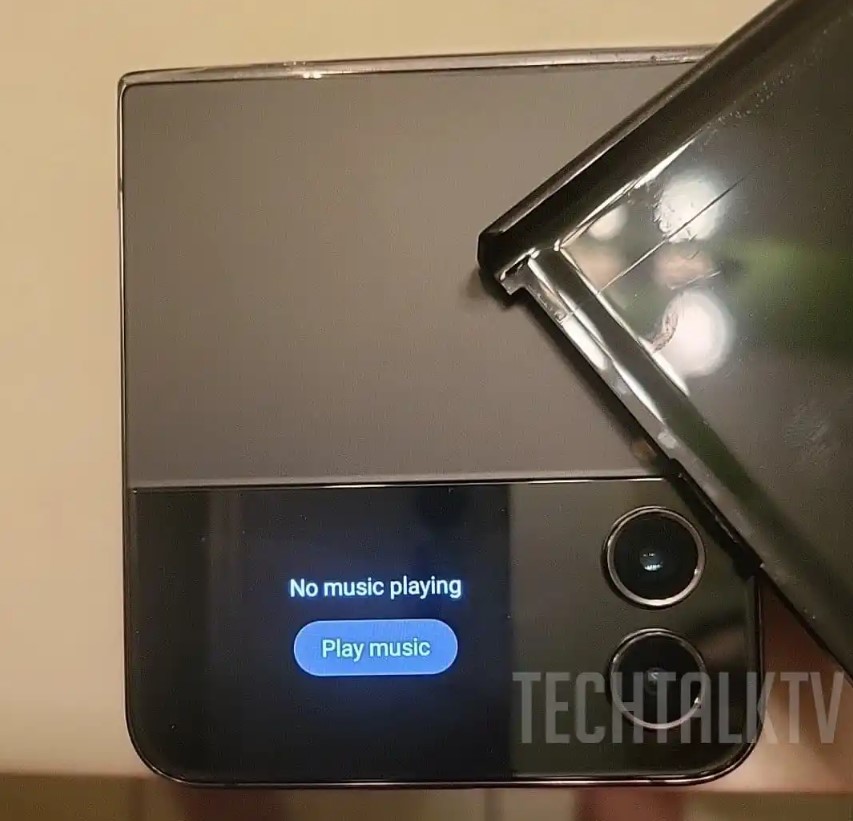 تصویر گوشی تاشوی گلکسی Z Flip 4