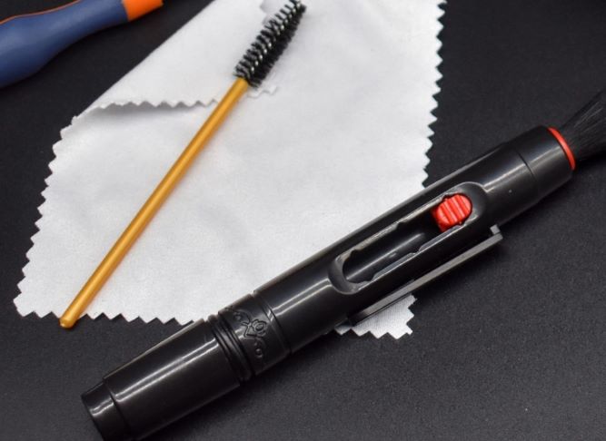 تاثیر الکل بر لنز دوربین - تميز كردن دوربين موبایل