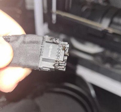 سوختن کانکتور 16 پین کارت گرافیک RTX 4090 انویدیا