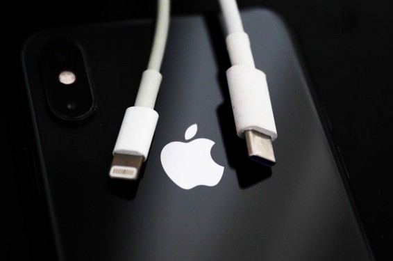 گوشی آیفون با پورت USB-C