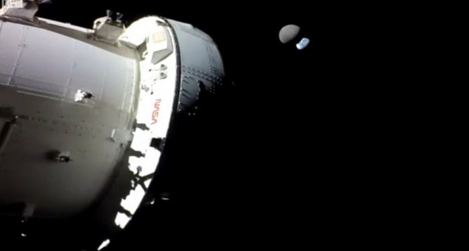 فضاپیمای آرتمیس 1