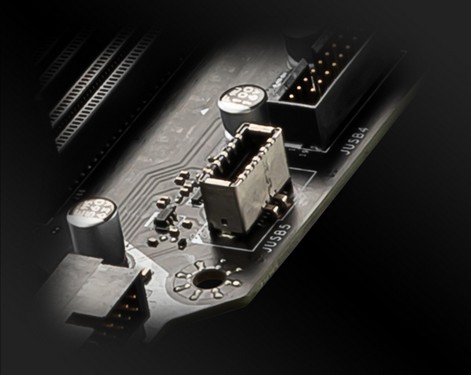 اسلات فلزی در مادربرد MAG B550 TOMAHAWK