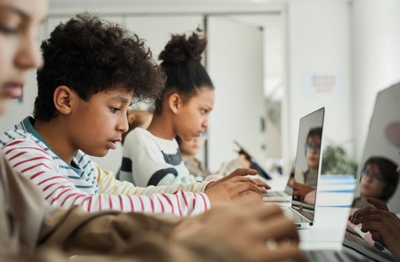 امکانات کمک آموزشی جذاب