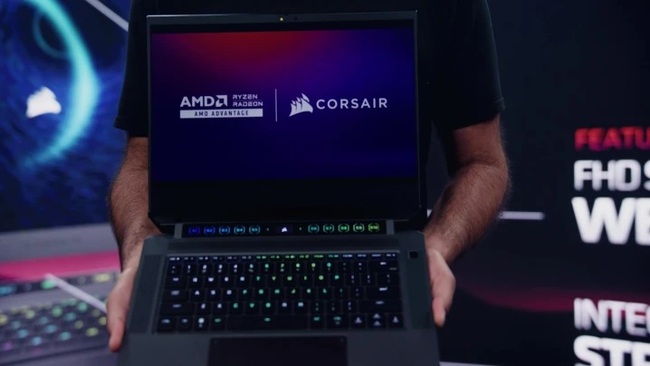 تصویری از لپ تاپ گیمینگ corsair با پنل کنترل