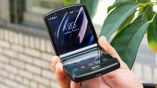 گوشی moto razr 2022
