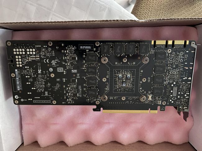 پشت کارت گرافیک TITAN X