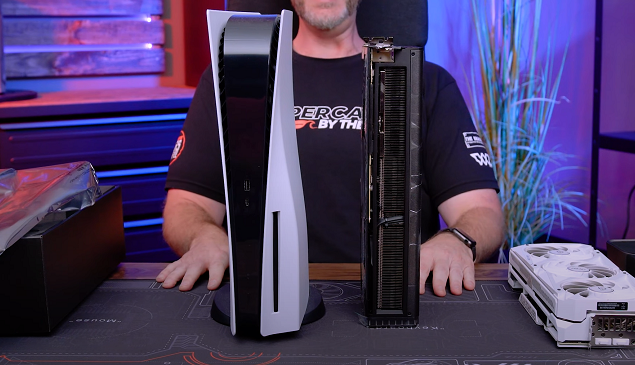 RTX-4090-Bigger-than-PS5  کارت گرافیک انویدیا پلی استیشن ۵ RTX 4090