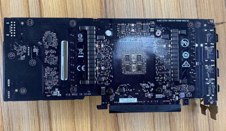 کارت گرافیک RTX 4090 با خنک کننده قدیمی دمنده