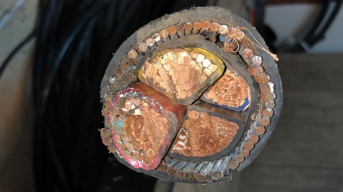 کابل آرموردار