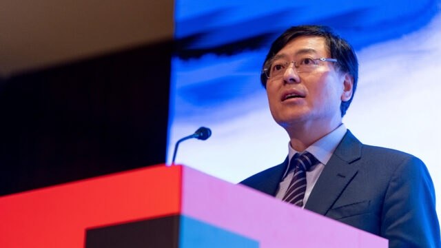  مدیر عامل لنوو، یانگ یوان کینگ