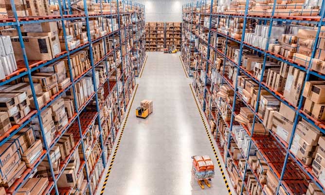 warehouse-keeper-3.jpg