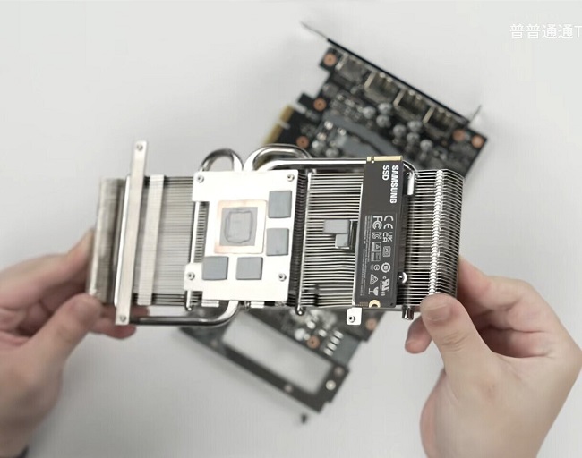 کارت گرافیک با امکان نصب SSD