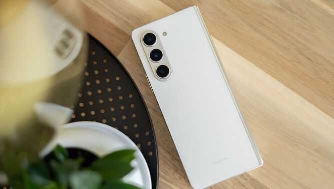 گوشی گلکسی زد فولد 6