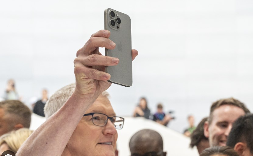 مقدار حافظه رم آیفون 15