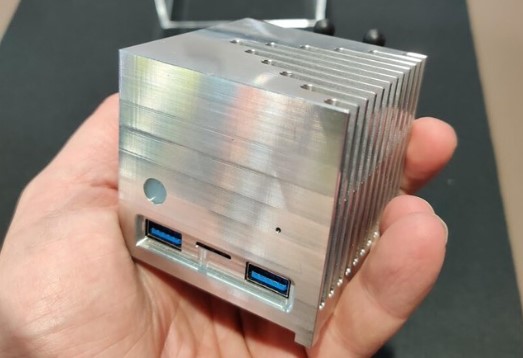 مشخصات کوچکترین پی سی دنیا