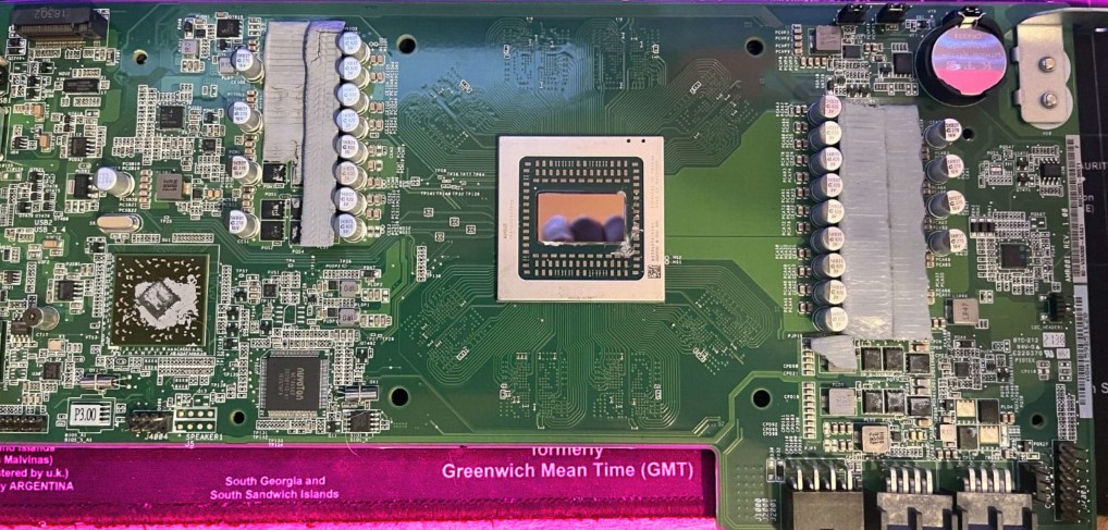 قیمت بالای کارت ماینینگ BC 250 شرکت AMD