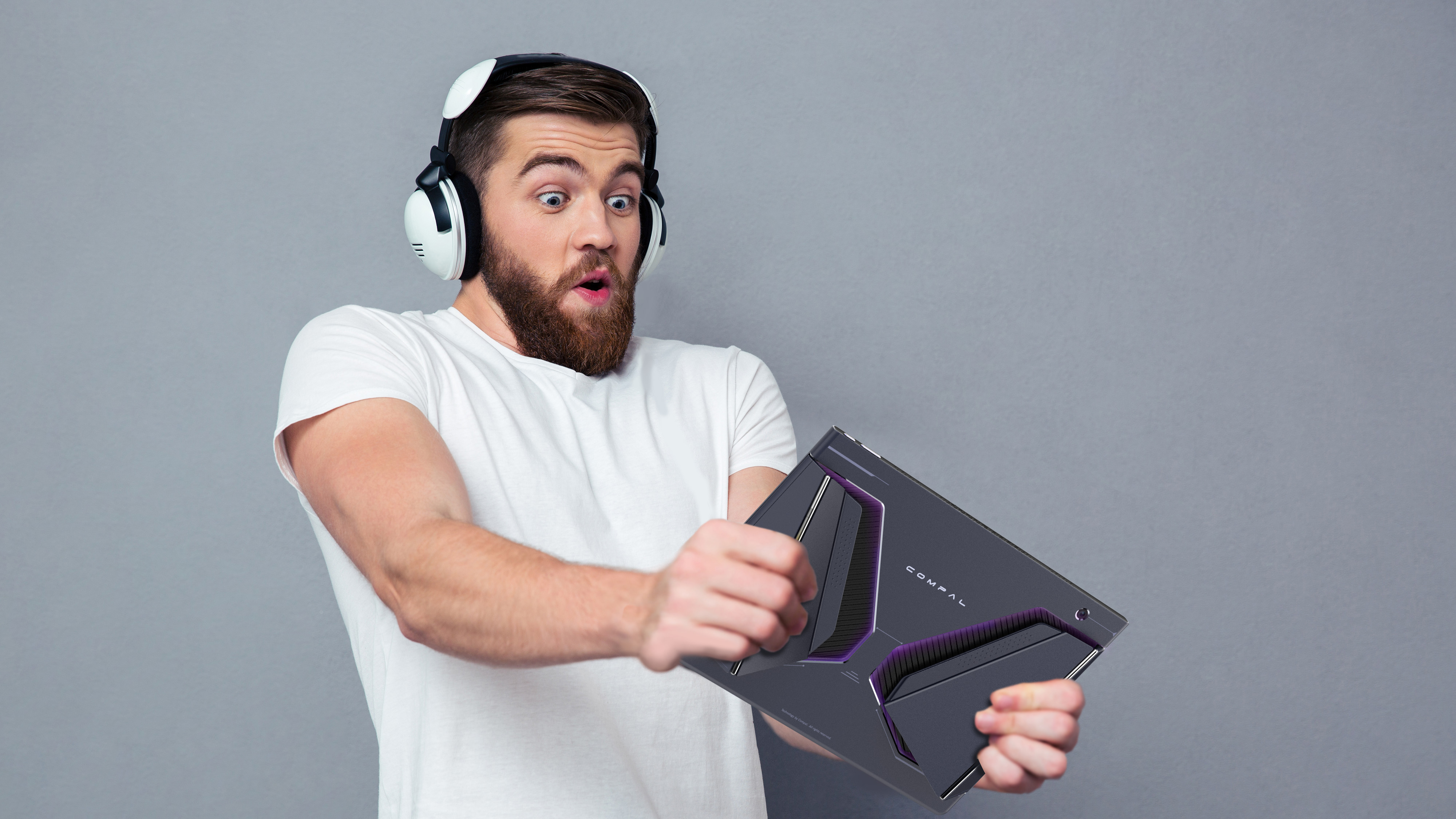 تبلتی که لپ تاپ یا کنسول گیمینگ است