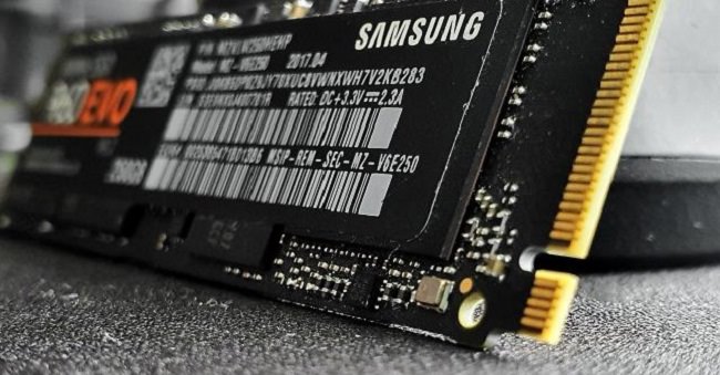 سامسونگ از کاهش سطح تولید تراشه‌های حافظه خبر داد