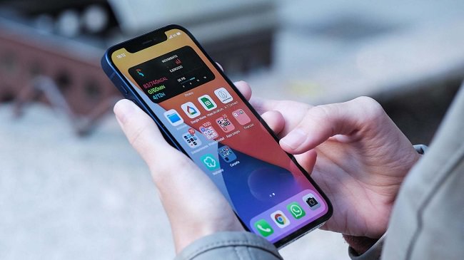 مدل های استاندارد آیفون به نمایشگر ۱۲۰ هرتز با فناوری ProMotion مجهز می‌شوند