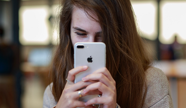 قابلیت جدید سیستم عامل iOS به نام Screen Distance