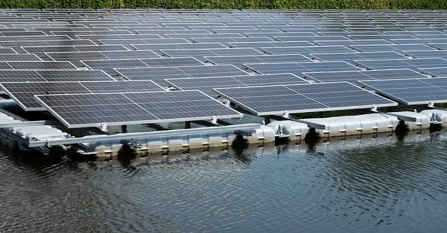 انرژی نامحدود با نصب پنل خورشیدی روی دریا