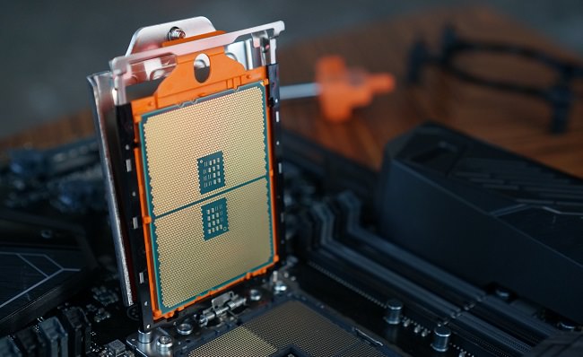 Ryzen Threadripper Pro 7985WX قدرتمندترین پردازنده AMD شد