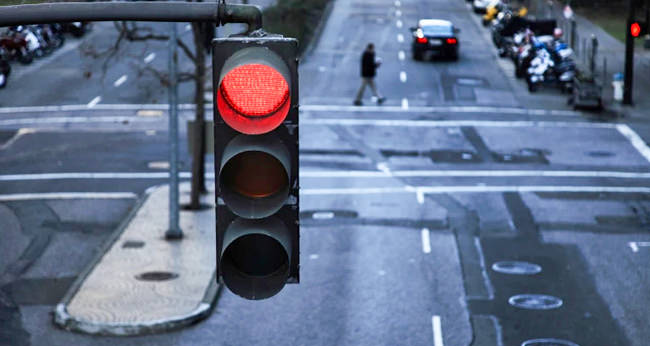 پروژه Green Light گوگل برای رفع ترافیک و گازهای گلخانه‌ای به کمک ما می‌آید