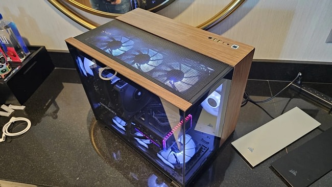 کیس کامپیوتر Corsair 2500X از برند کورسیر