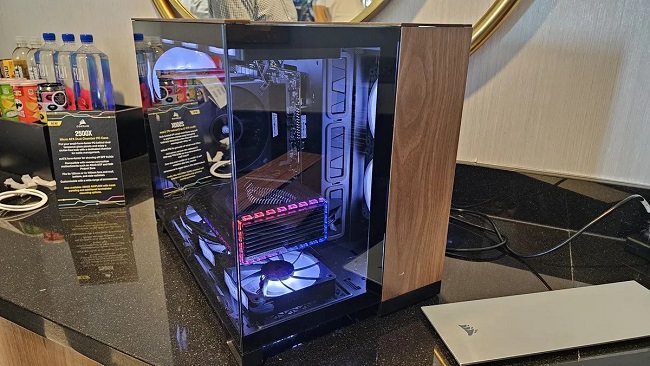 کیس کامپیوتر Corsair 2500X از برند کورسیر در نمایشگاه CES 2024