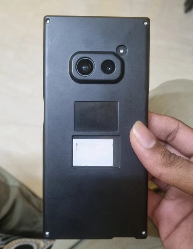 تصویر واقعی از گوشی Nothing Phone (2a)