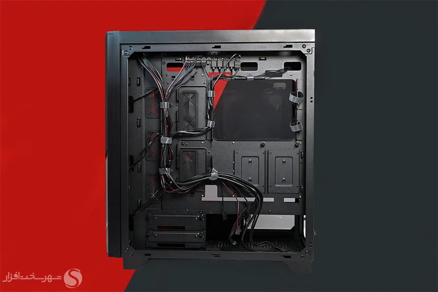 پشت کیس Gigabyte C500