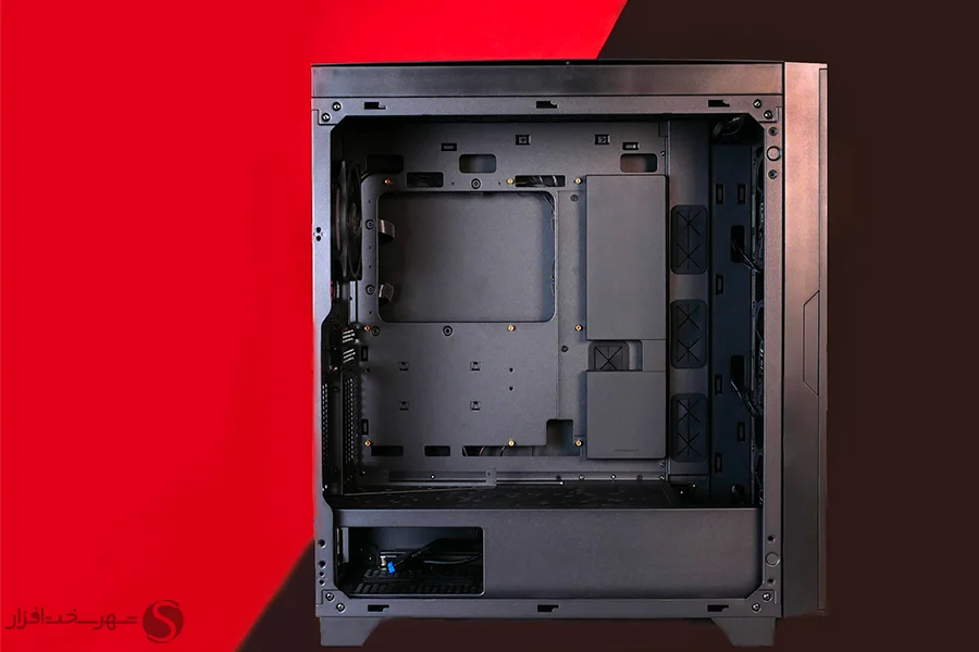 فضای داخلی کیس Gigabyte C500