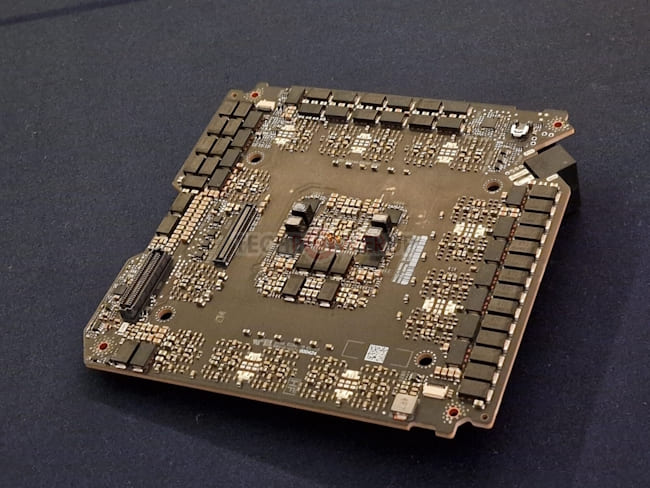 نمایش پشت برد  RTX 5090