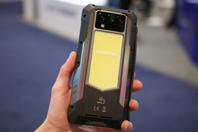 هندز آن گوشی اوکیتل WP100 Titan
