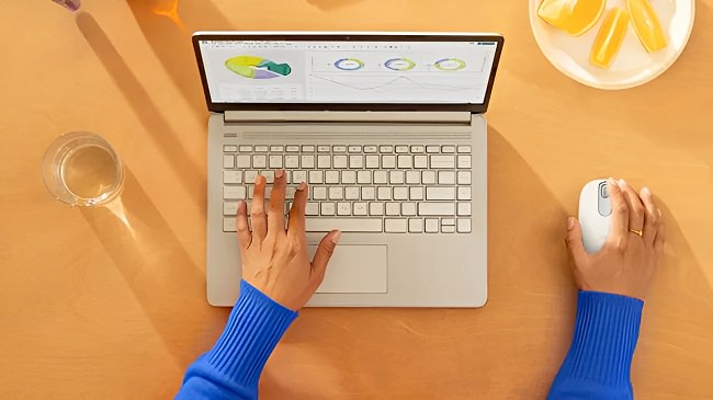 موس بی‌سیم Logitech M196