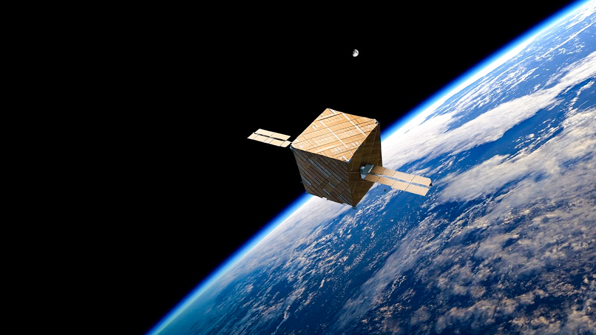 اولین ماهواره چوبی جهان