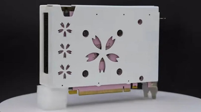 کارت گرافیک کوچک و جمع‌وجور RTX 4070 ITX Sakura Blizzard