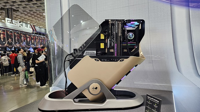 کیس لاکچری و بسیار متفاوت InWin Infinite