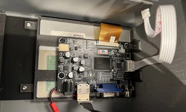 ساخت کامپیوتر خانگی TRS-80 با کمک پرینتر سه بعدی